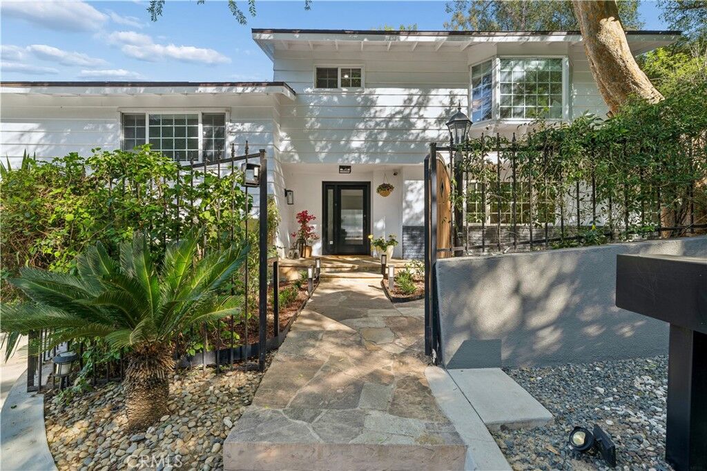 Property Photo: 4590 Ensenada Drive CA 91364