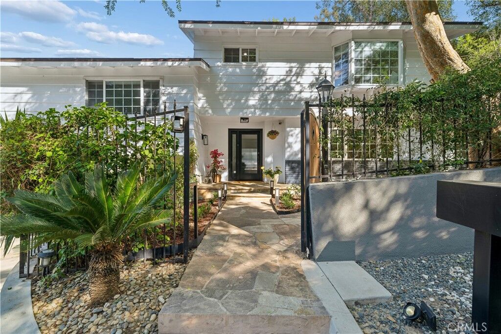 Property Photo:  4590 Ensenada Drive  CA 91364 