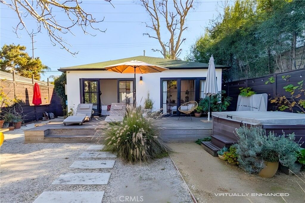 Property Photo: 1113 Amoroso Place CA 90291