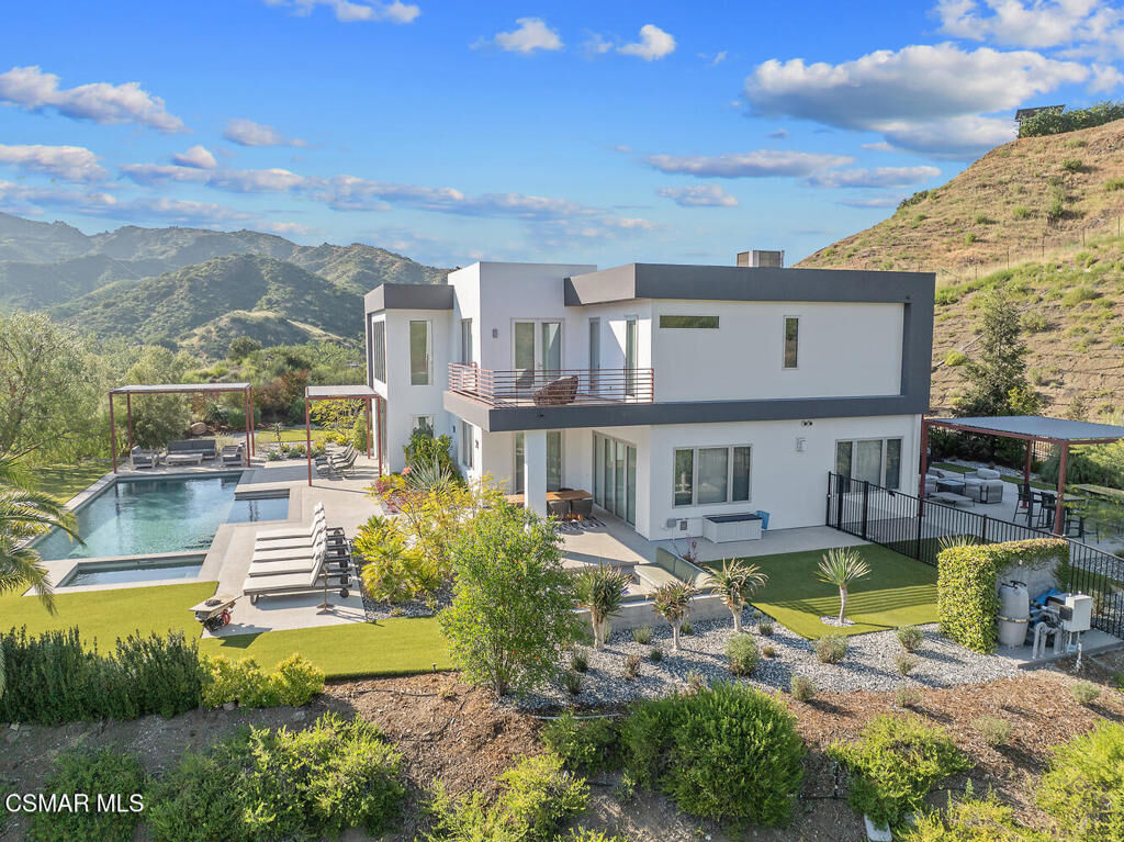 Property Photo:  2386 Sierra Creek Road  CA 91301 