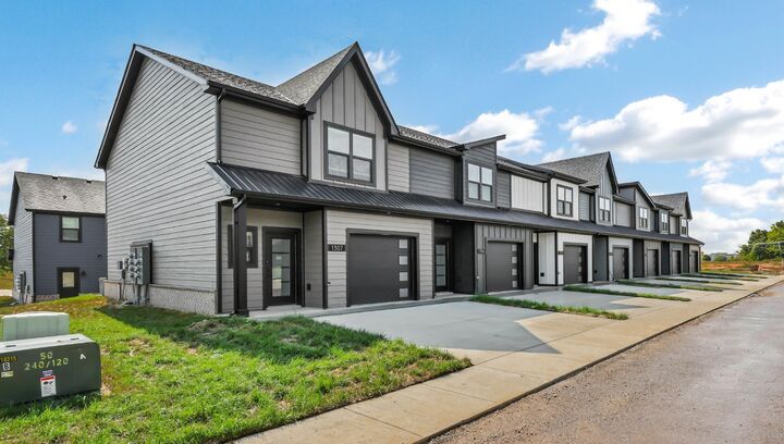 Property Photo:  1306 Jonathan Wade Circle  TN 37043 