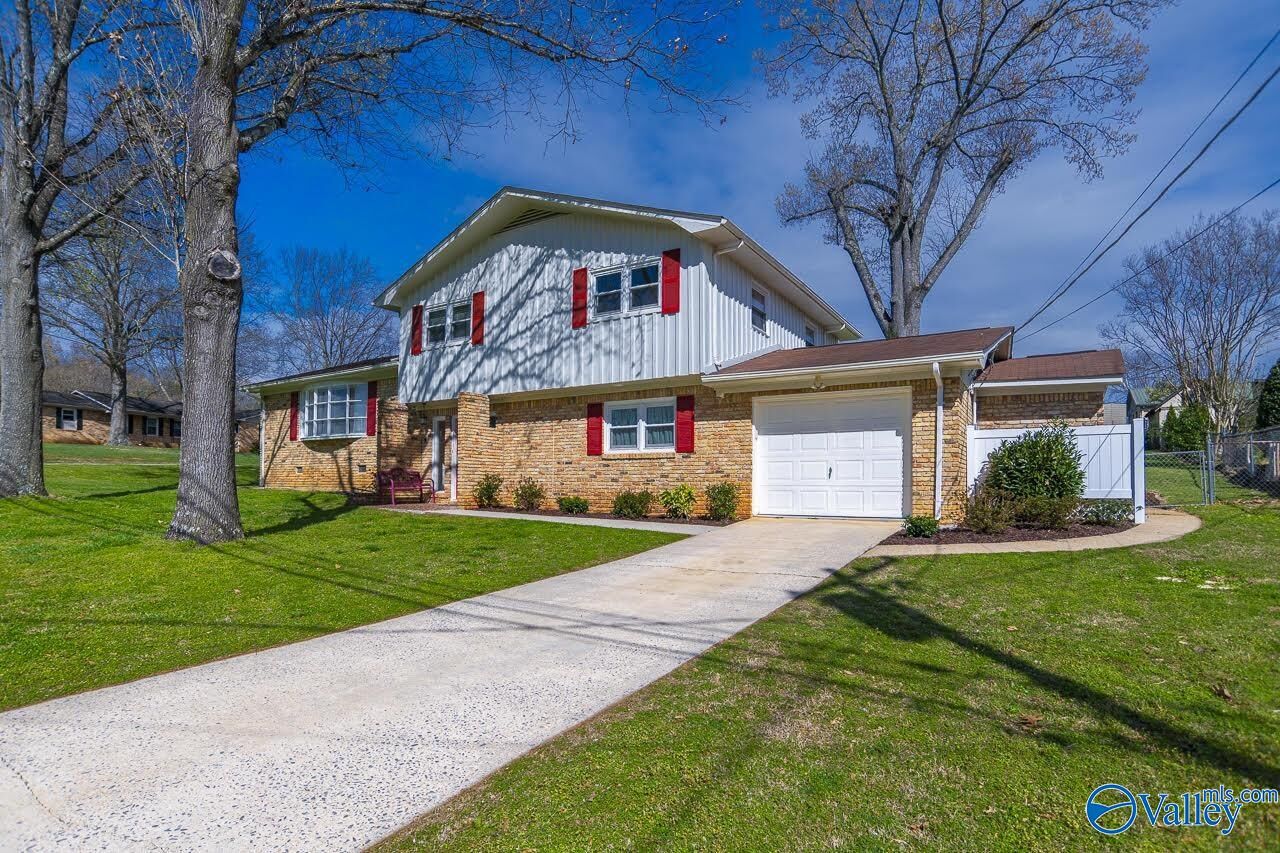 Property Photo:  7607 Peacock Drive  AL 35802 