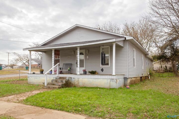 Property Photo: 1001 Sterling Blvd AL 35660