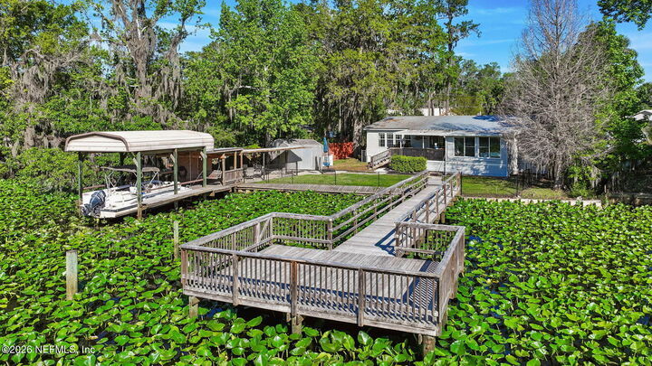 Property Photo: 334 Paradise Circle FL 32189