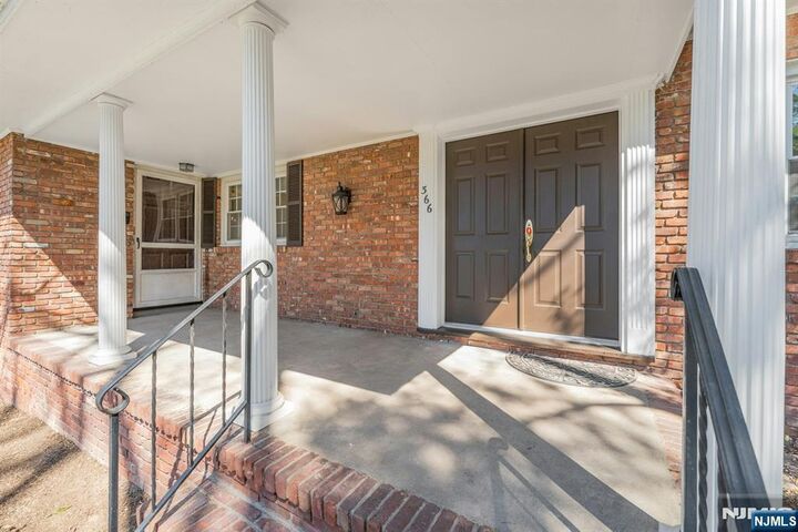 Property Photo:  366 Valley View Avenue  NJ 07652 