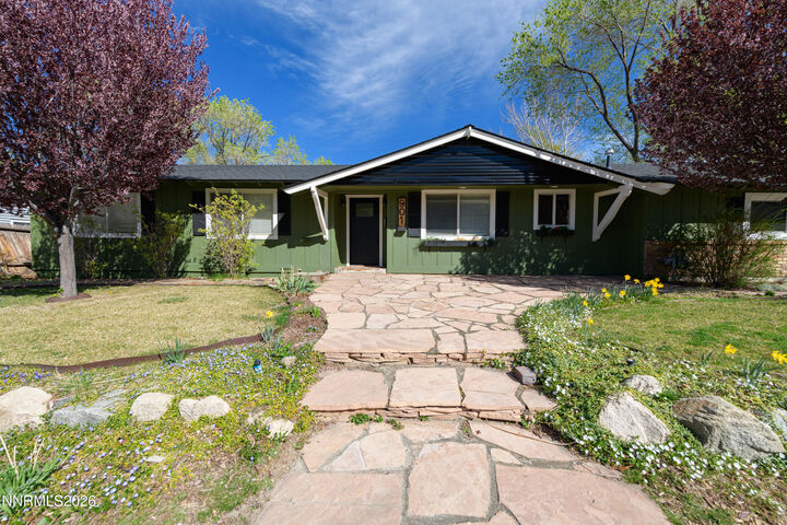Property Photo: 901 Sharrow Way NV 89703
