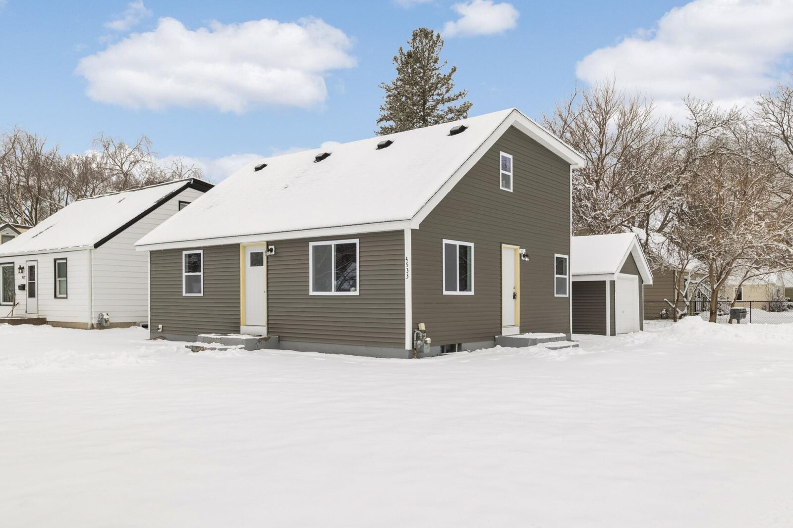 Property Photo:  4533 Welcome Avenue N  MN 55422 