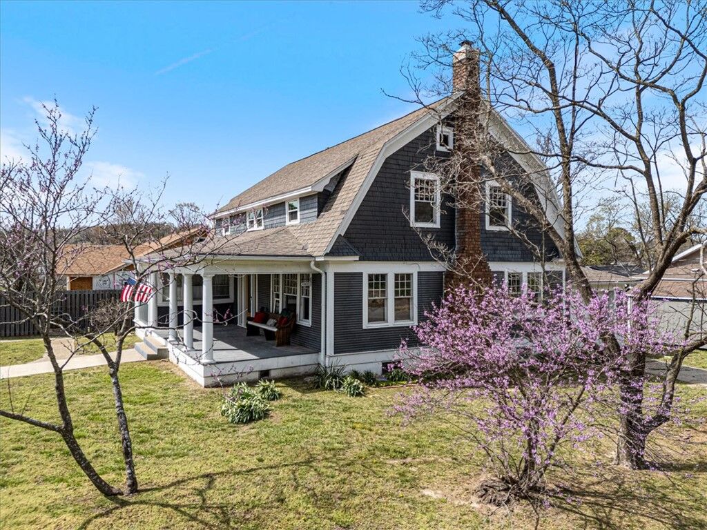 Property Photo:  307 E Beaver Street  MO 64831 