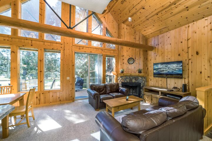 Property Photo:  1612 Prairie Falcon Drive  OR 97756 