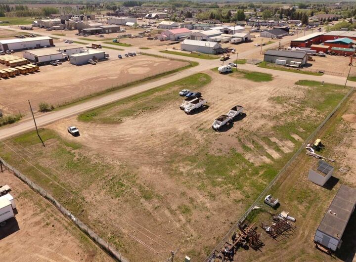 Property Photo: 9801 99 Street AB T0H 2H0