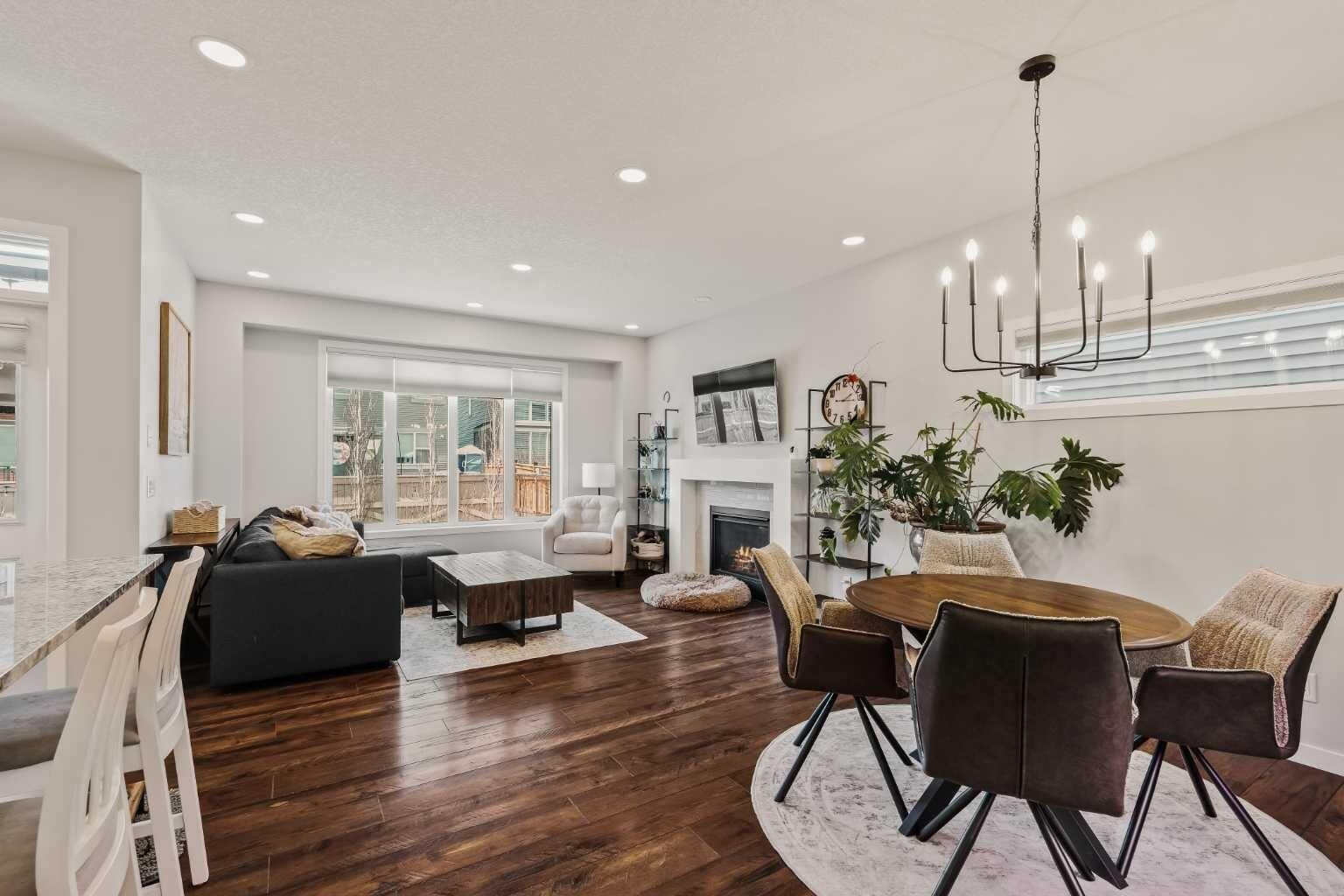 Property Photo:  65 Sunrise Crescent  AB T4C 0Z6 