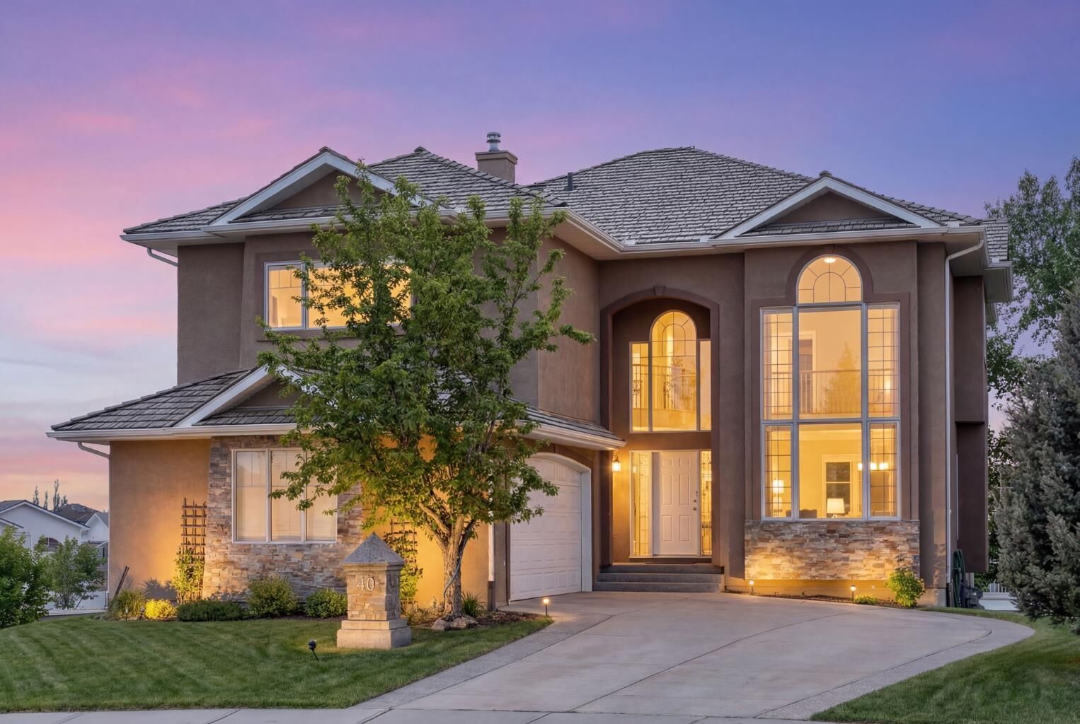 Property Photo: 40 Arbour Estates Green NW AB T3G 4E7