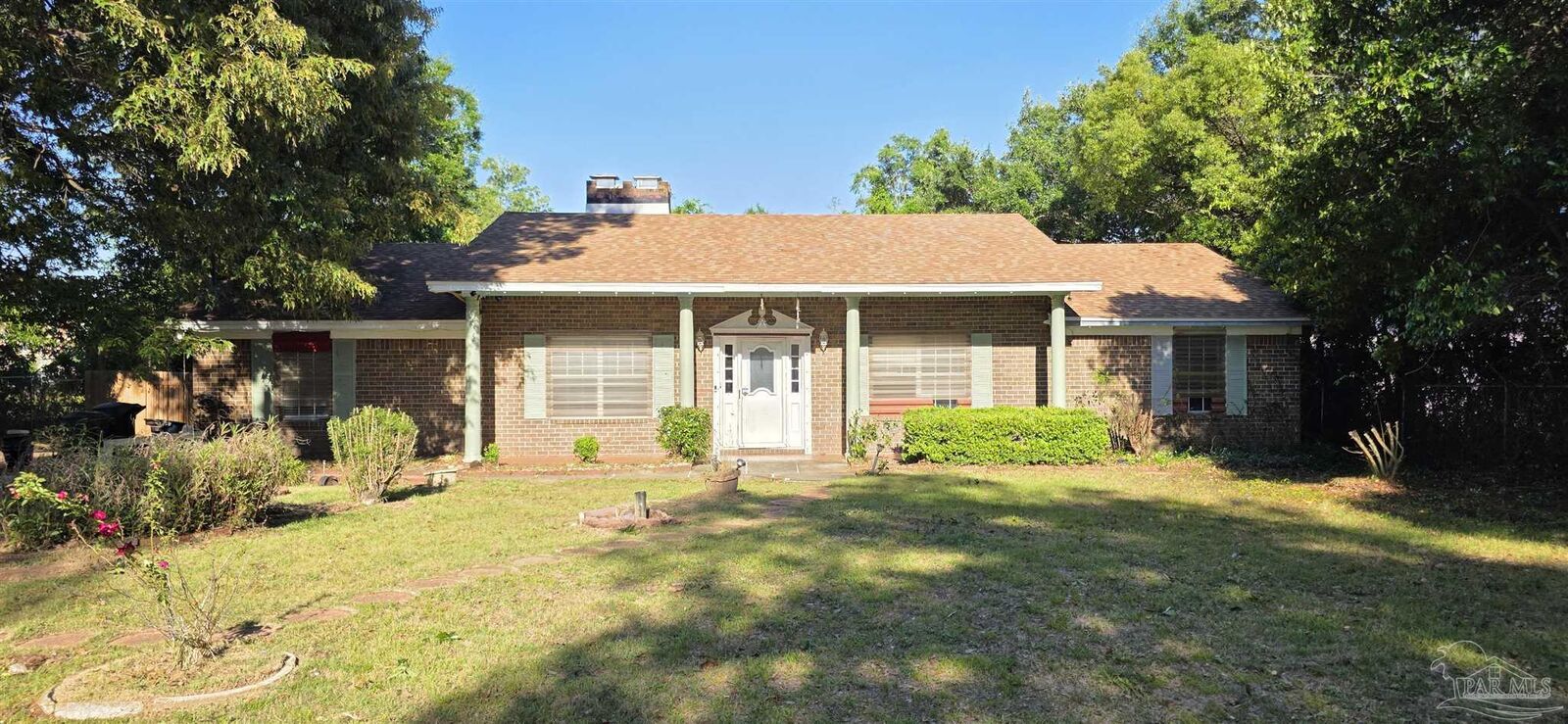 Property Photo: 8246 Chellie Rd FL 32526
