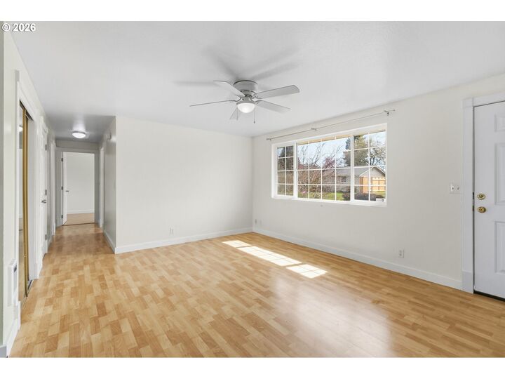 Property Photo:  1450 W Quinalt St  OR 97477 