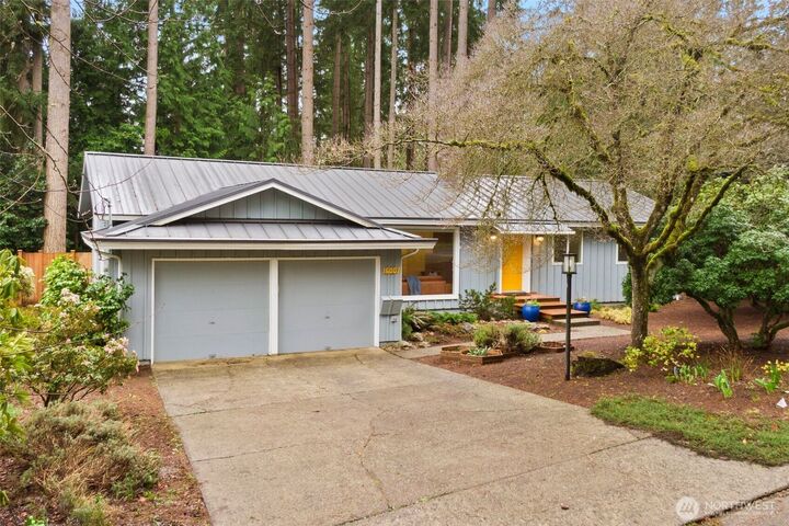 Property Photo:  16007 SE 31st Street  WA 98008 