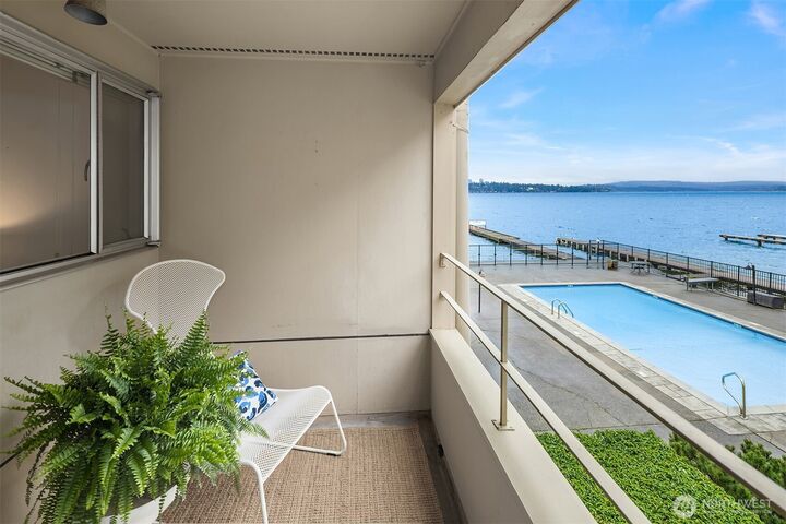 Property Photo: 1600 43rd Avenue E 212 WA 98112