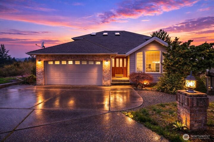 Property Photo: 1924 5th Street SE WA 98372