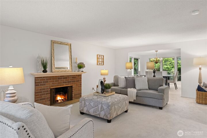 Property Photo: 15018 NE 10th Place WA 98007