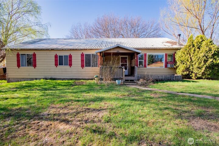 Property Photo:  7  Hutton Road  WA 98844 