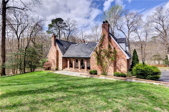 Property Photo: 132 Little John Rd VA 23185