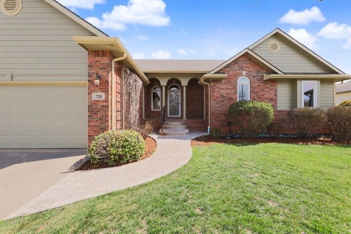 Property Photo:  728 N Ritchfield St  KS 67206 
