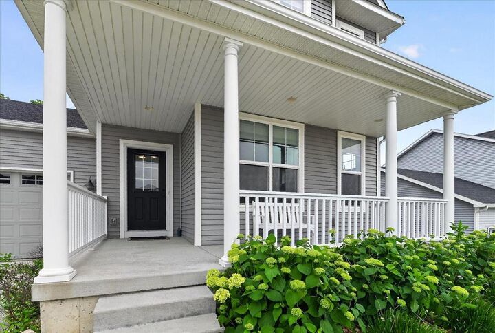 Property Photo:  523 Tawny Elm Parkway  WI 53593 