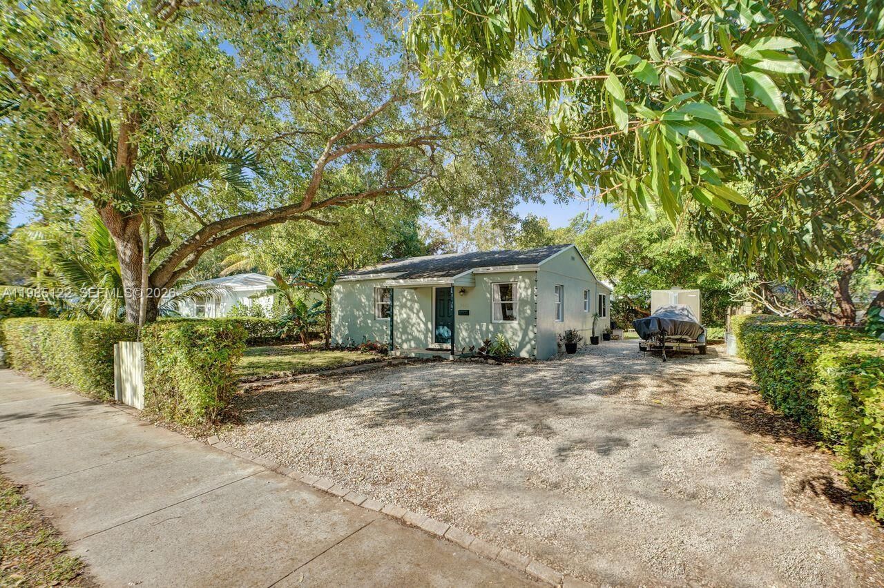 Property Photo: 6420 SW 58th Pl FL 33143