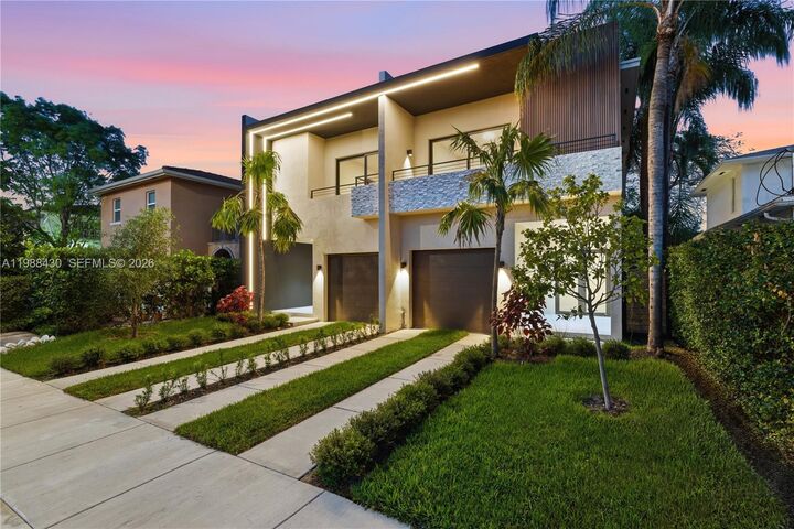 Property Photo:  2925 SW 36th Ave  FL 33133 