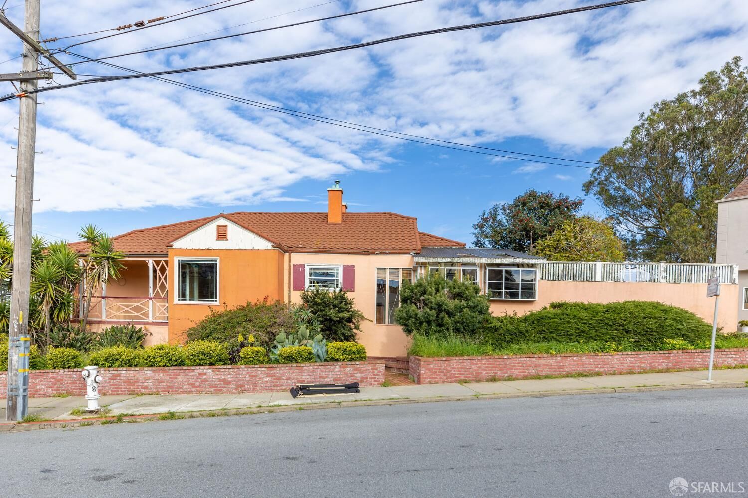 Property Photo:  95 South Hill Boulevard  CA 94112 