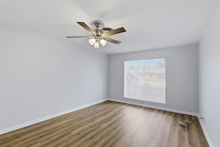 Property Photo:  2330 17th Street  LA 70601 