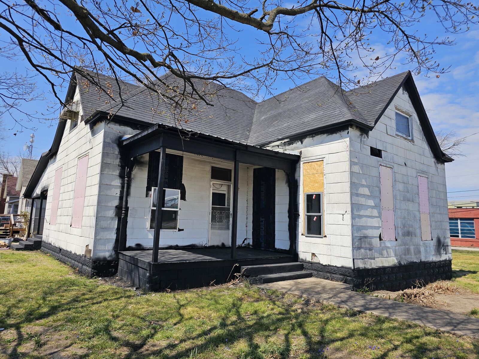 Property Photo:  135 E Locust Street  MO 65605 