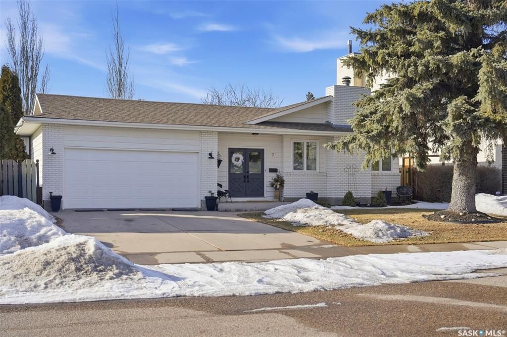 Property Photo: 7 Kindrachuk Crescent SK S7K 6P9