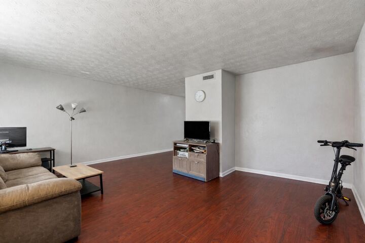 Property Photo: 2020 Continental Avenue 135 FL 32304