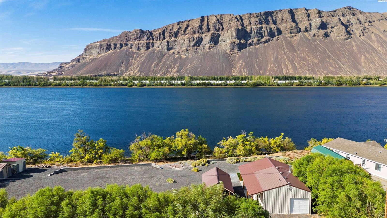 Property Photo:  18228 SW Shore Avenue  WA 99321 