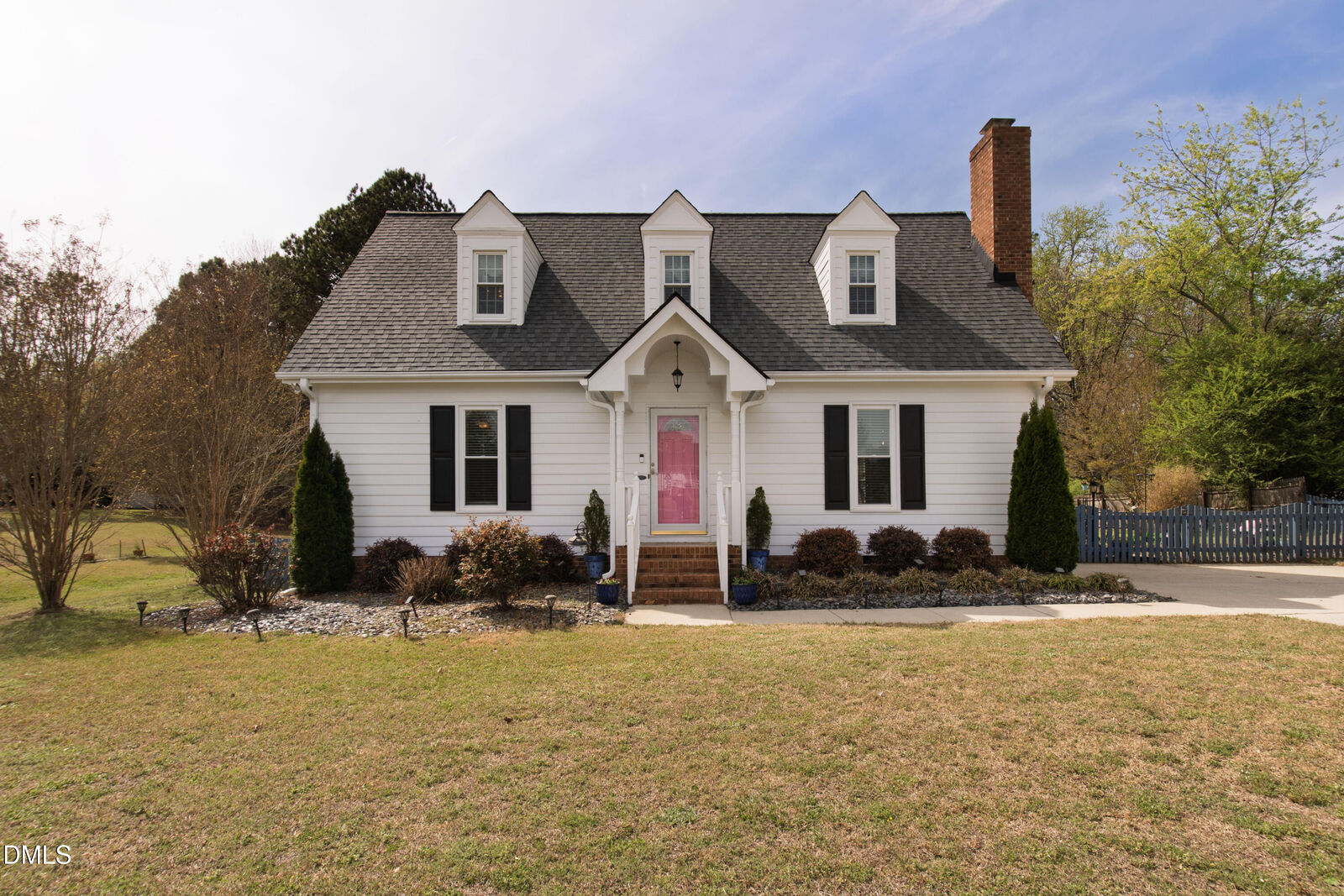 Property Photo:  5928 Swales Way  NC 27603 