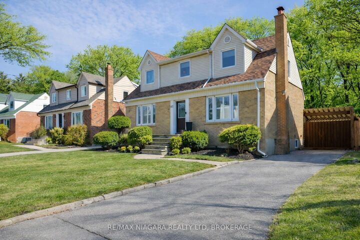 65 Craigmore Crescent — photo 1