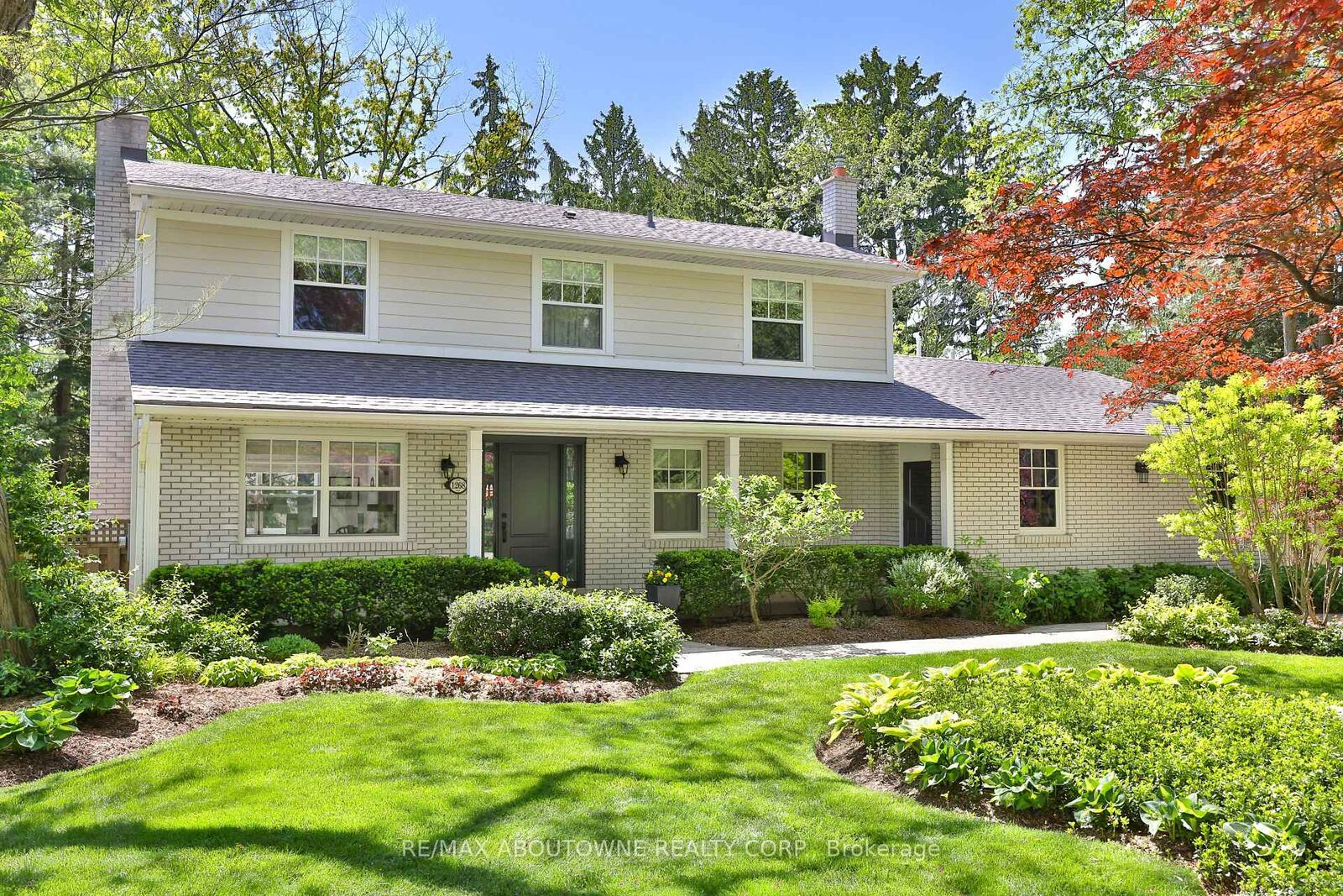 Property Photo: 1268 Hillhurst Road ON L6J 1X4