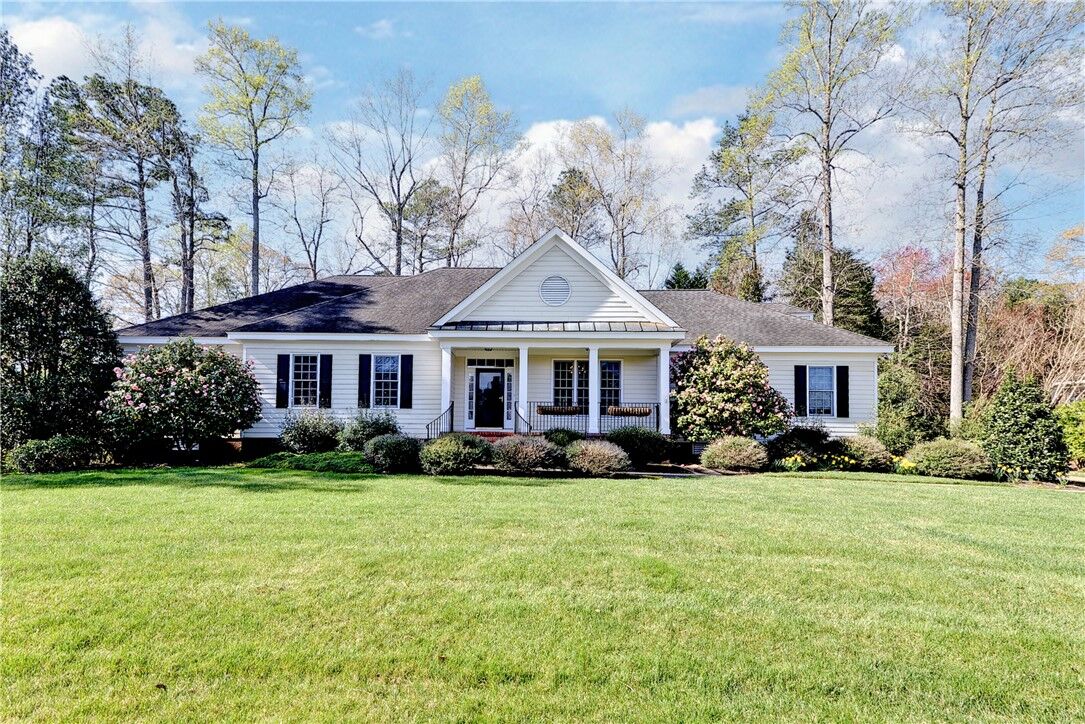 Property Photo:  116 Mahogany Run  VA 23188 