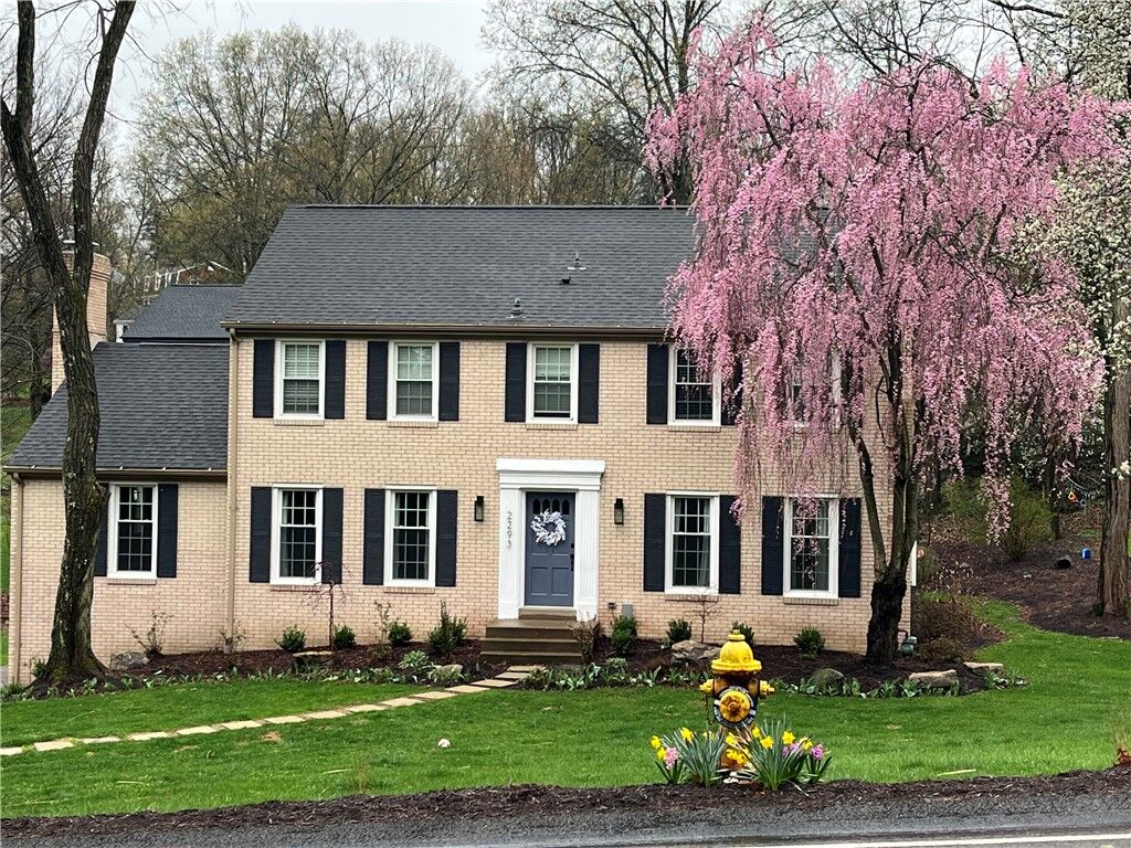 Property Photo:  2293 Morrow Rd  PA 15241 