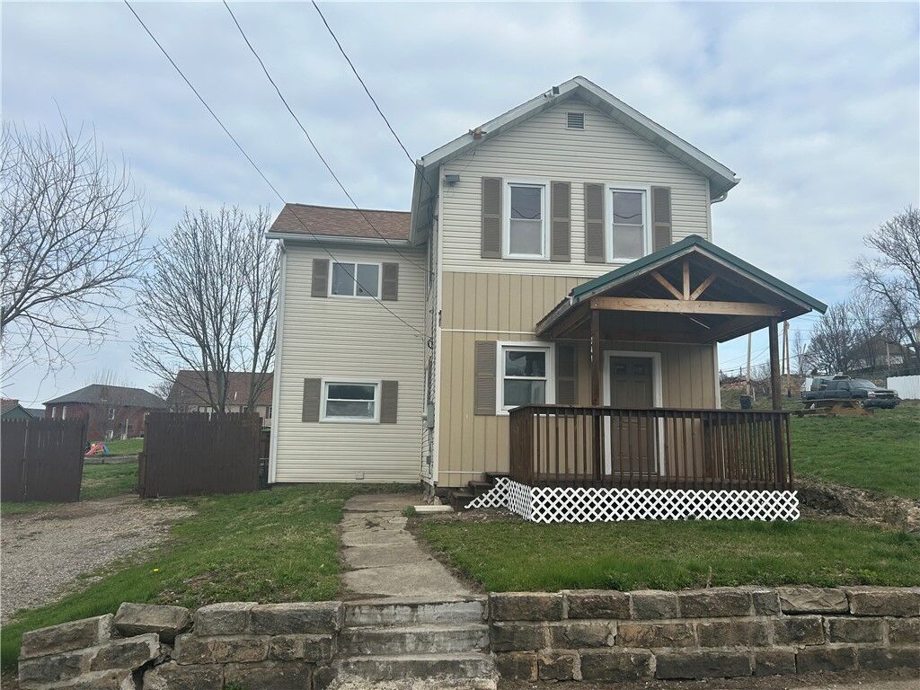 Property Photo:  241 E Fairview Ave  PA 15425 