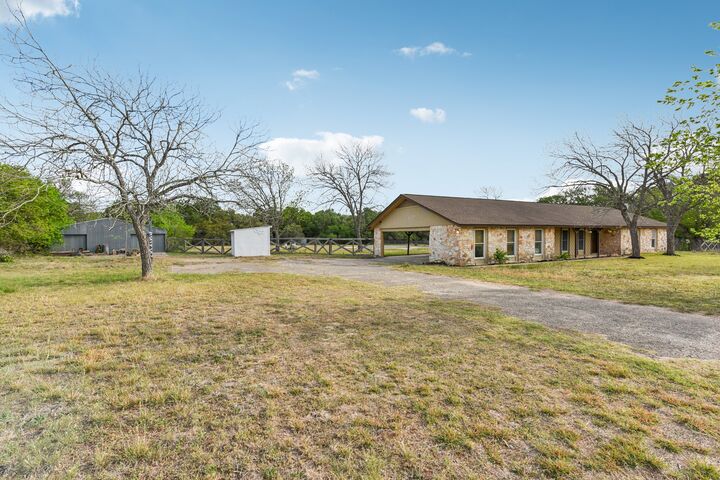 Property Photo:  504 Buckaroo Trail  TX 78610 