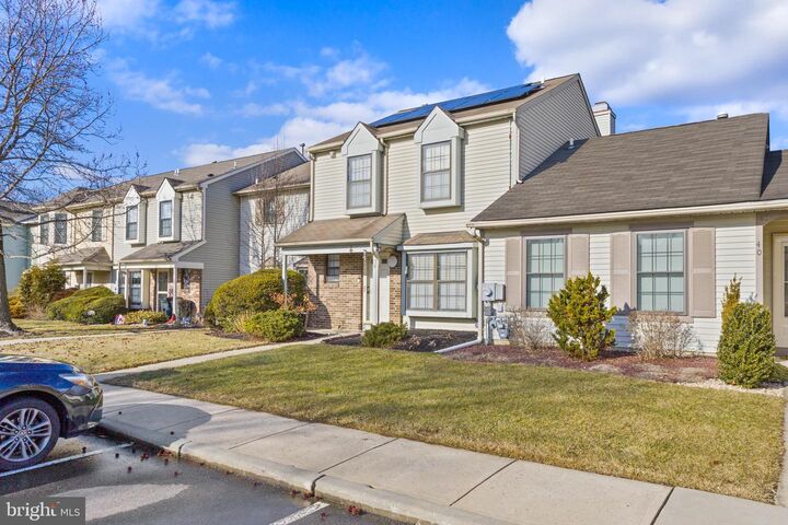 Property Photo:  39 Banbury Court  NJ 08691 