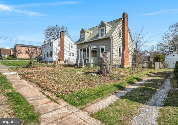 Property Photo:  916 N Spring Street  PA 17057 