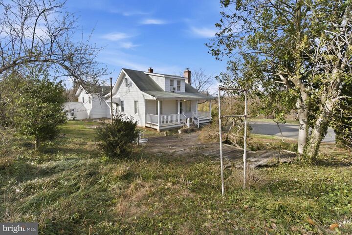 Property Photo: 4464 N Old Glebe Road VA 22207