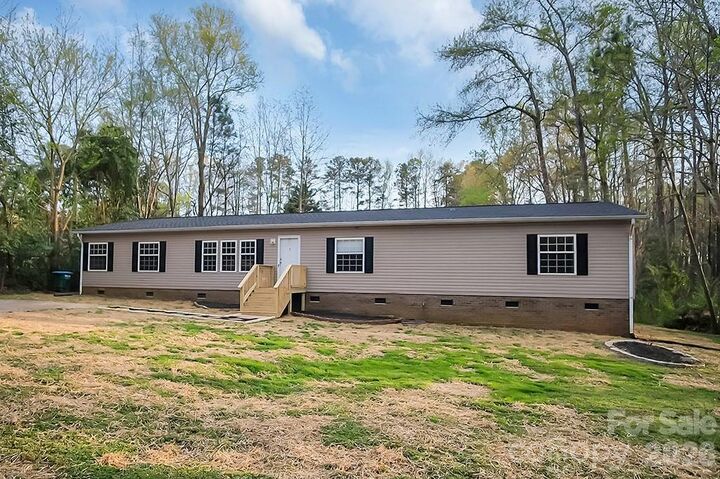 Property Photo:  308 E Cleveland Avenue  NC 28016 
