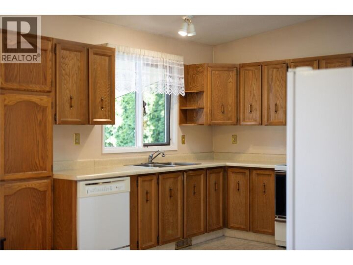 Property Photo: 250 Hillaby Avenue BC V1X 5V6