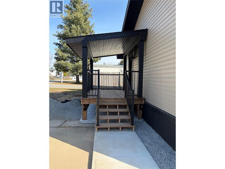 Property Photo:  1361 30 Street Southeast 42  BC V1E 2N4 