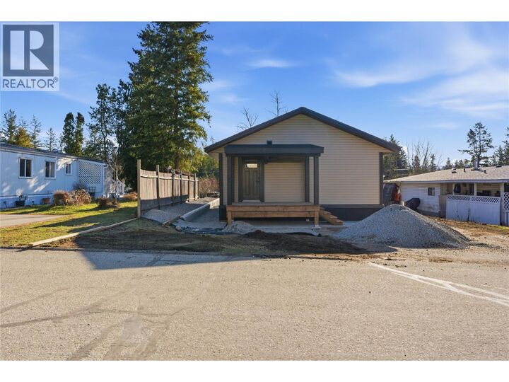 Photo de la propriété:  1361 30 Street Southeast 42  BC V1E 2N4 