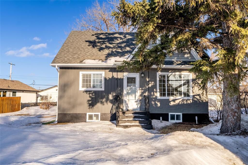 Property Photo:  28 Barberry Road  MB R2J 2G8 