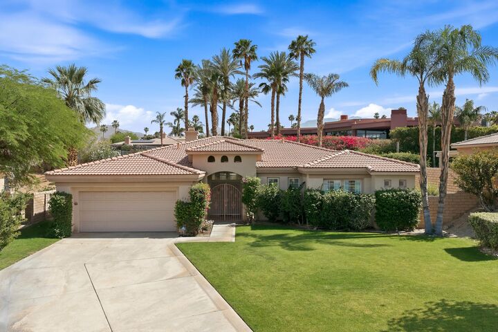 Property Photo: 133 Vista Royale CA 92260